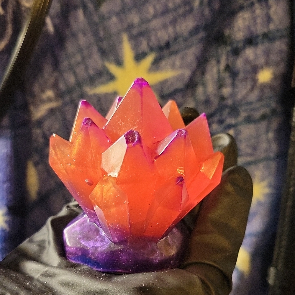 Handmade Resin Partially Glow-in-the-dark Orange-pink, Blue Purple Crystal Decor